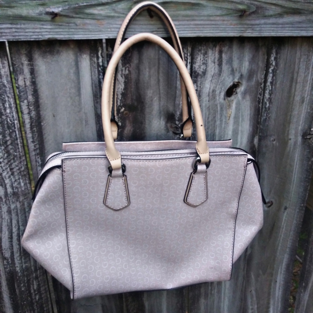 Guess Light Pink Flower Handbag - Picture 6 of 6